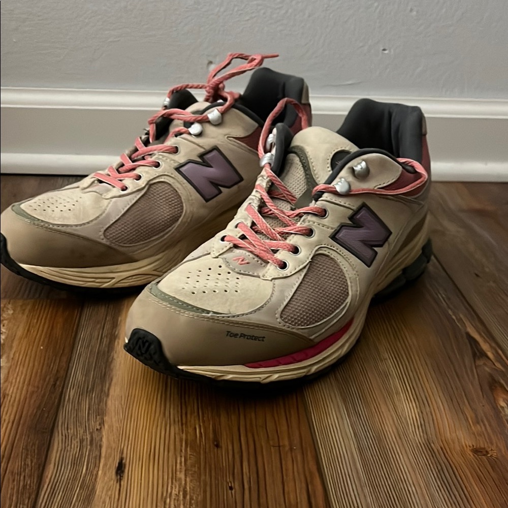 New Balance 2002R